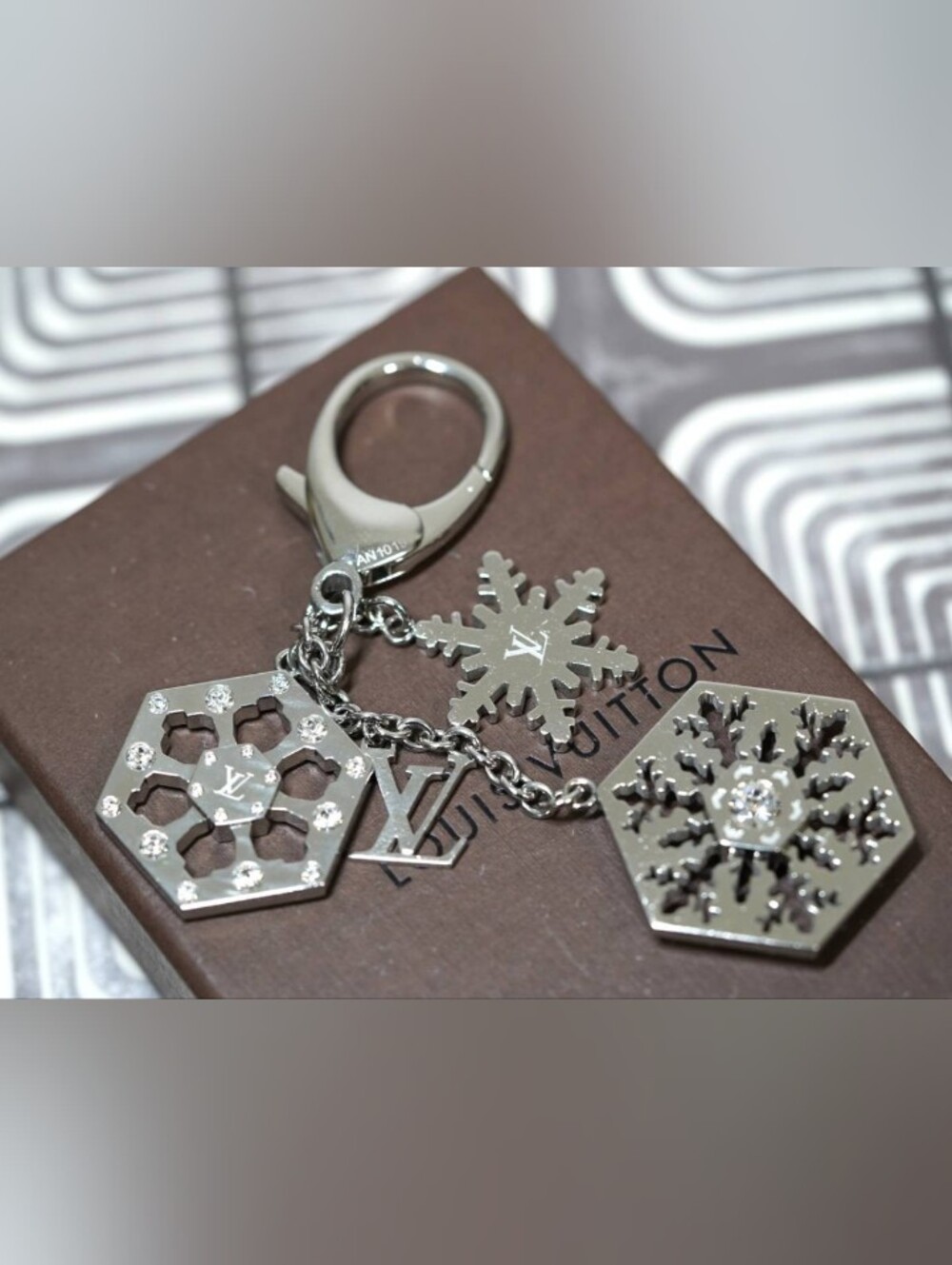 Louis Vuitton Flocon Snowflake Bag Charm and Key Holder Silver & Black